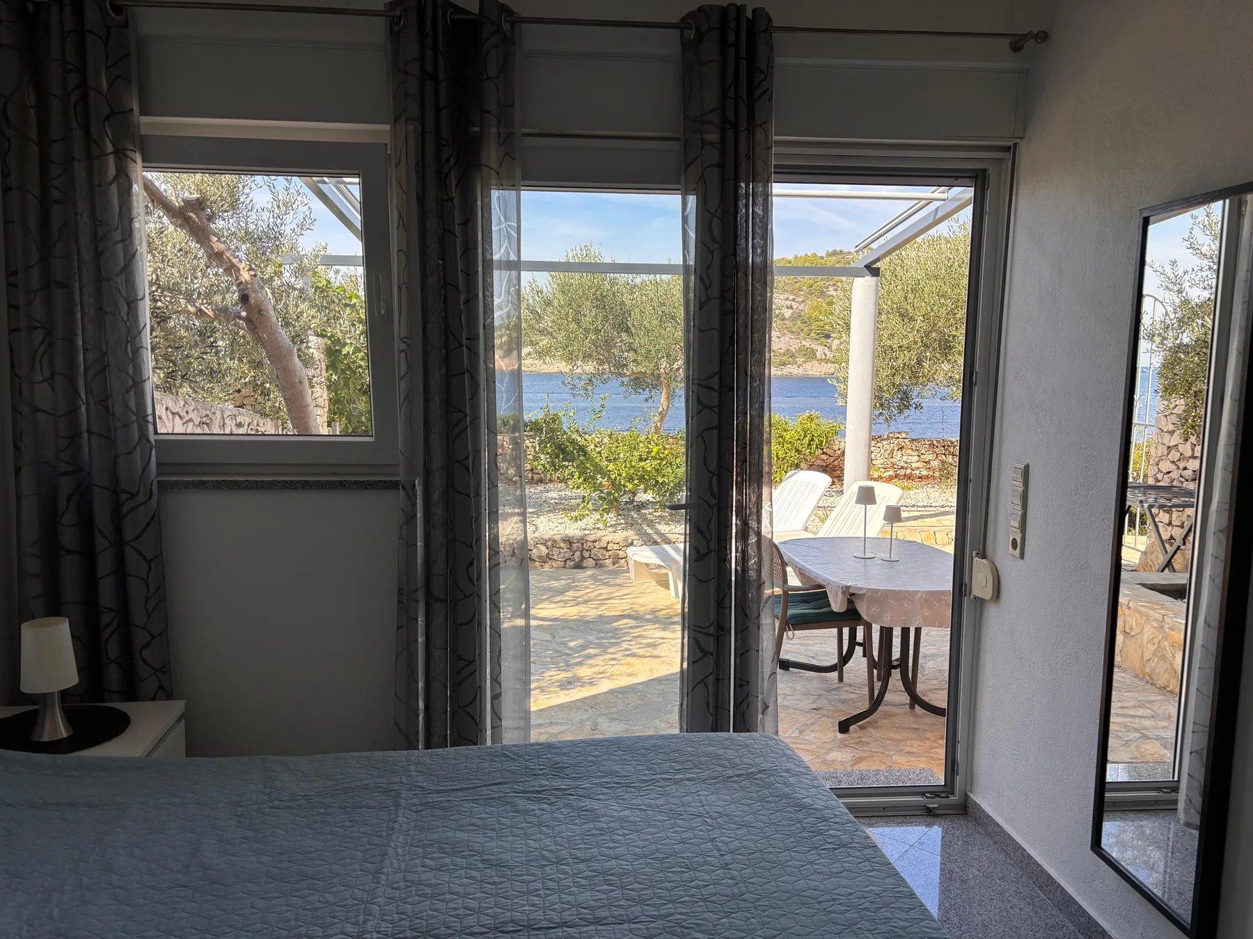 Terasa apartmana s pogledom prema moru