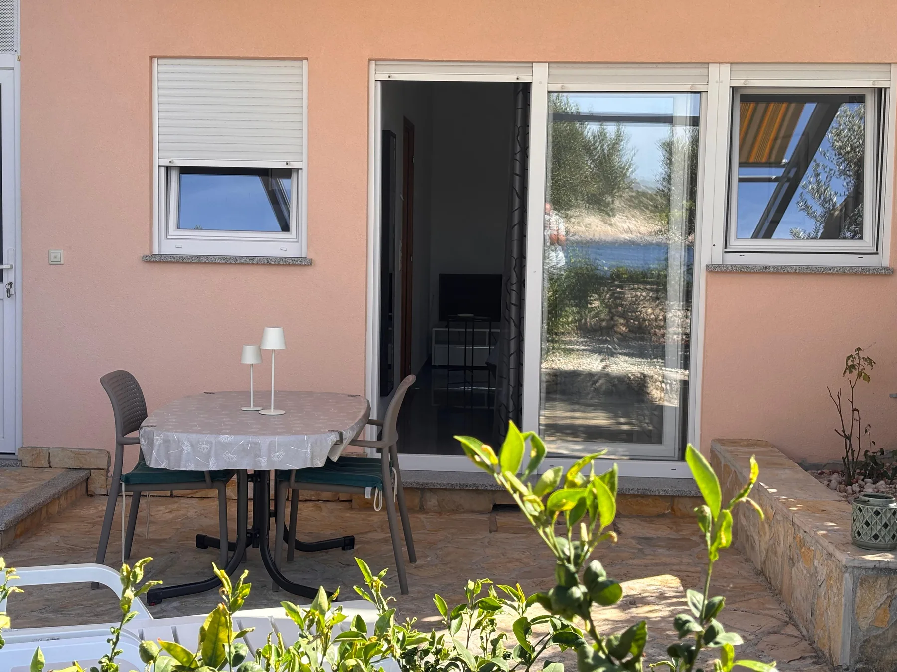 Terasa apartmana uz mediteranski vrt